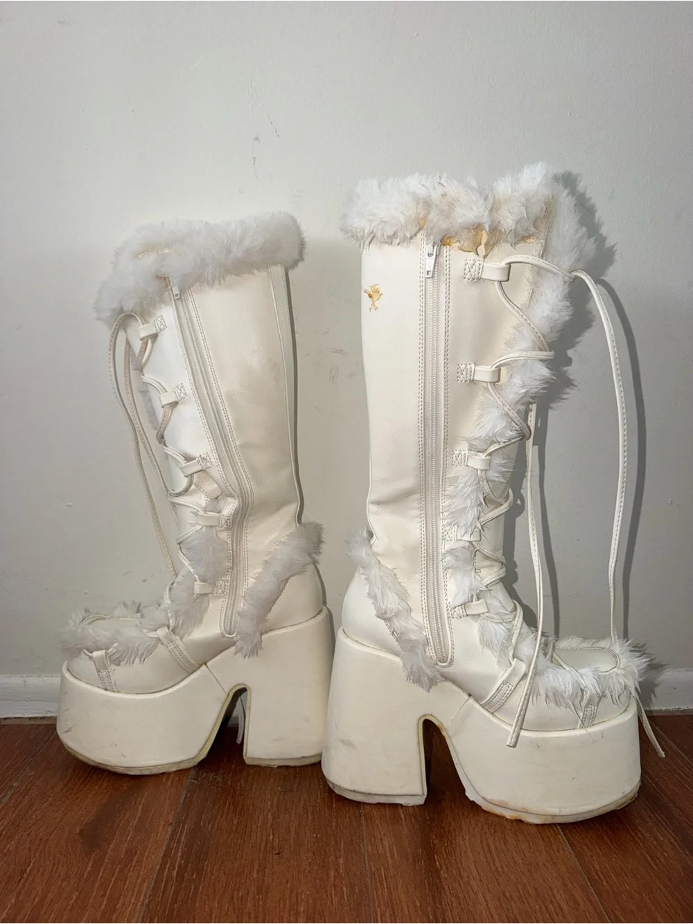 Women’s White Faux Fur Lace-Up Platform Boots